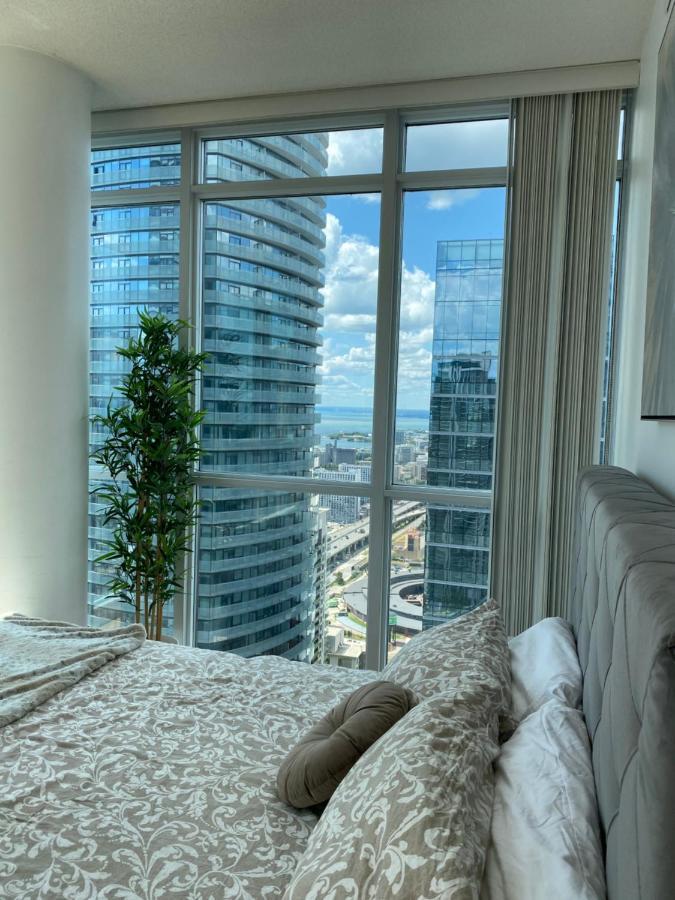 Toronto Cn Tower Maple Leaf Square Luxurious 2 Bedroom Condo Exterior photo