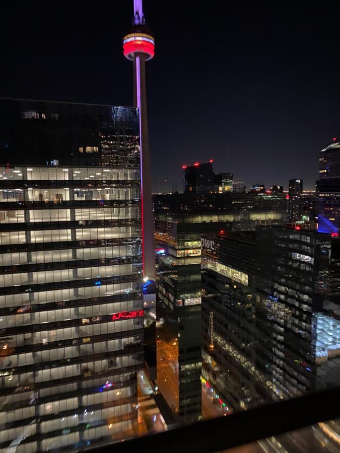 Toronto Cn Tower Maple Leaf Square Luxurious 2 Bedroom Condo Exterior photo